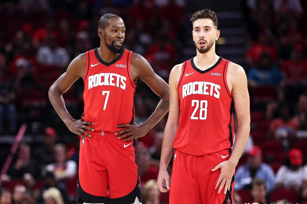 火箭64场就拿到本赛季第40胜，比去年快了整整一场，转头去客场打掘金直接输了36