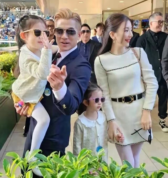 郭富城小女儿首度全脸曝光，没遗传爸妈引热议，星二代颜值审判太残酷