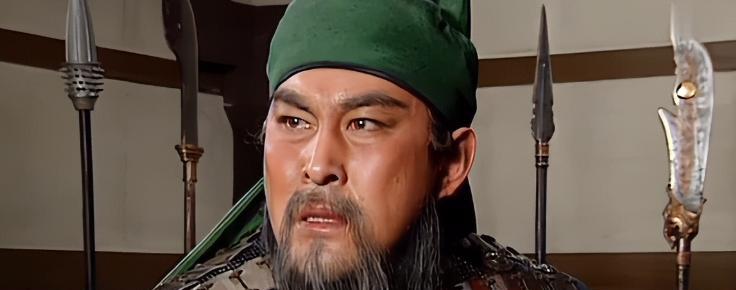 三囯时，甘宁与关羽是死后封神的人物。公元219年，建安二十四年冬，一代英雄走到