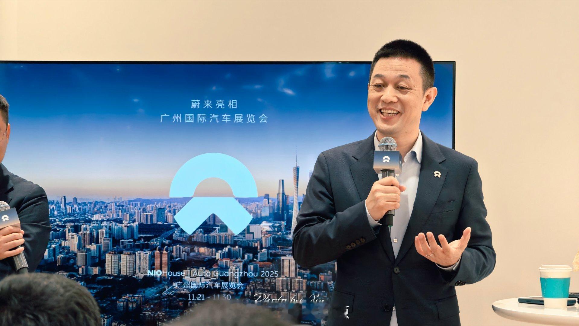 李斌:因为有换电网络，我们还有几百个模型对于每一块电池进行检测，一旦我们发现电池