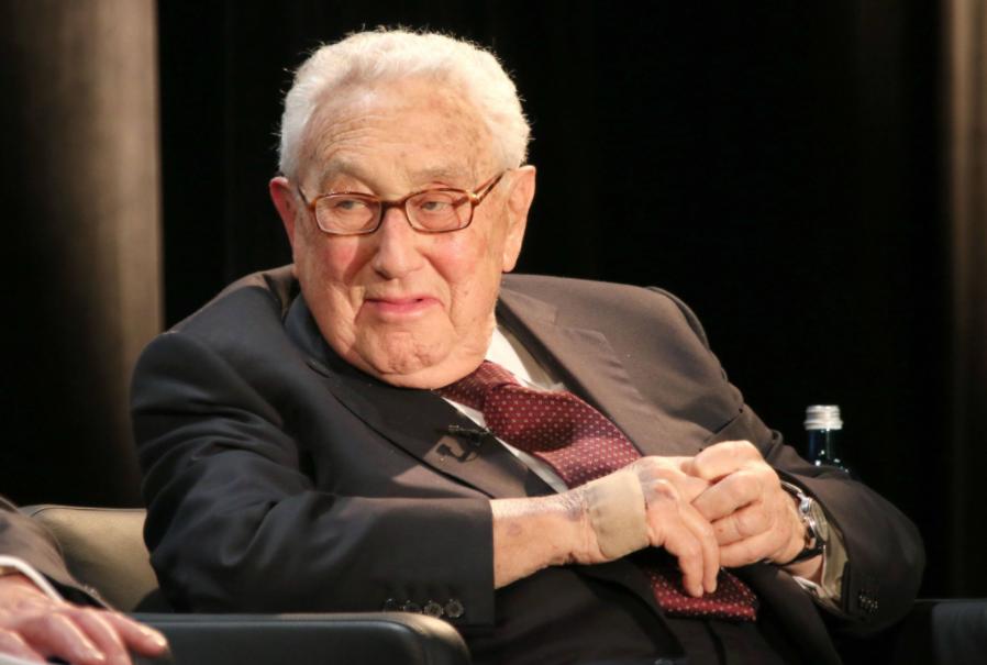 🌞基辛格竟预言俄乌最先耗干的不是俄乌美？俄乌冲突从2022年开始，英国就跟