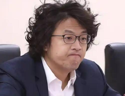 “台独”急先锋沈伯洋彻底凉了！沈伯洋父子用大陆赚的钱养台独，本想换个马甲就能继续