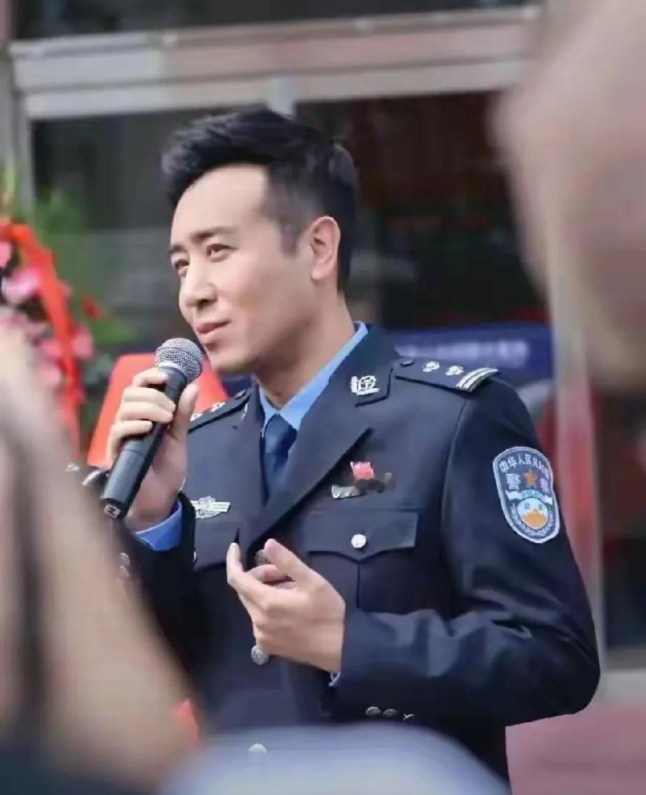 2026刚过10天，于和伟就因一条视频口碑狂飙！1月10日警察节，身为浙江警察形