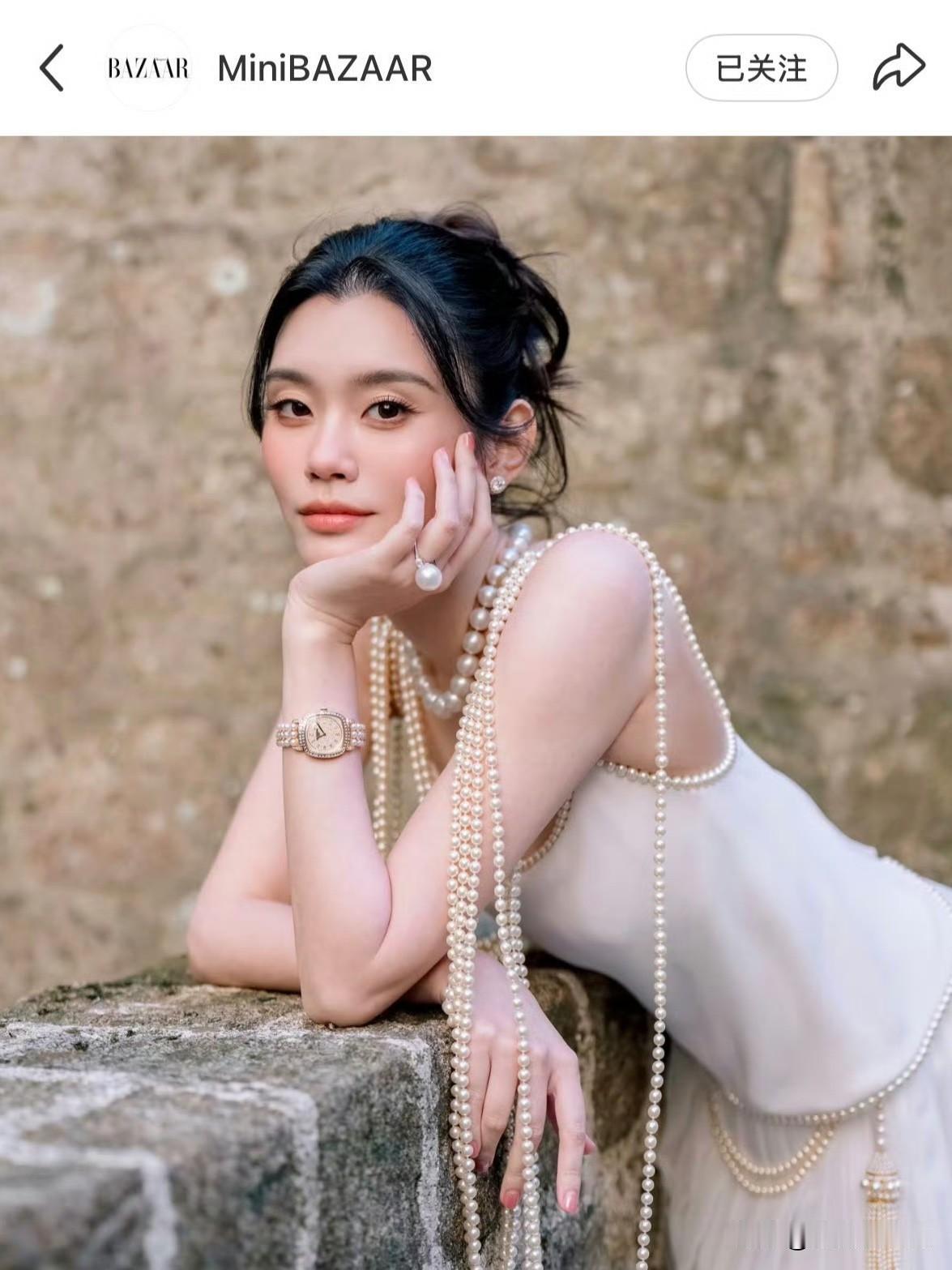 这两天有点郁闷的是窦骁不是奚梦瑶婚礼奢华无比，而是那条古董项链和梁安琪对奚梦瑶