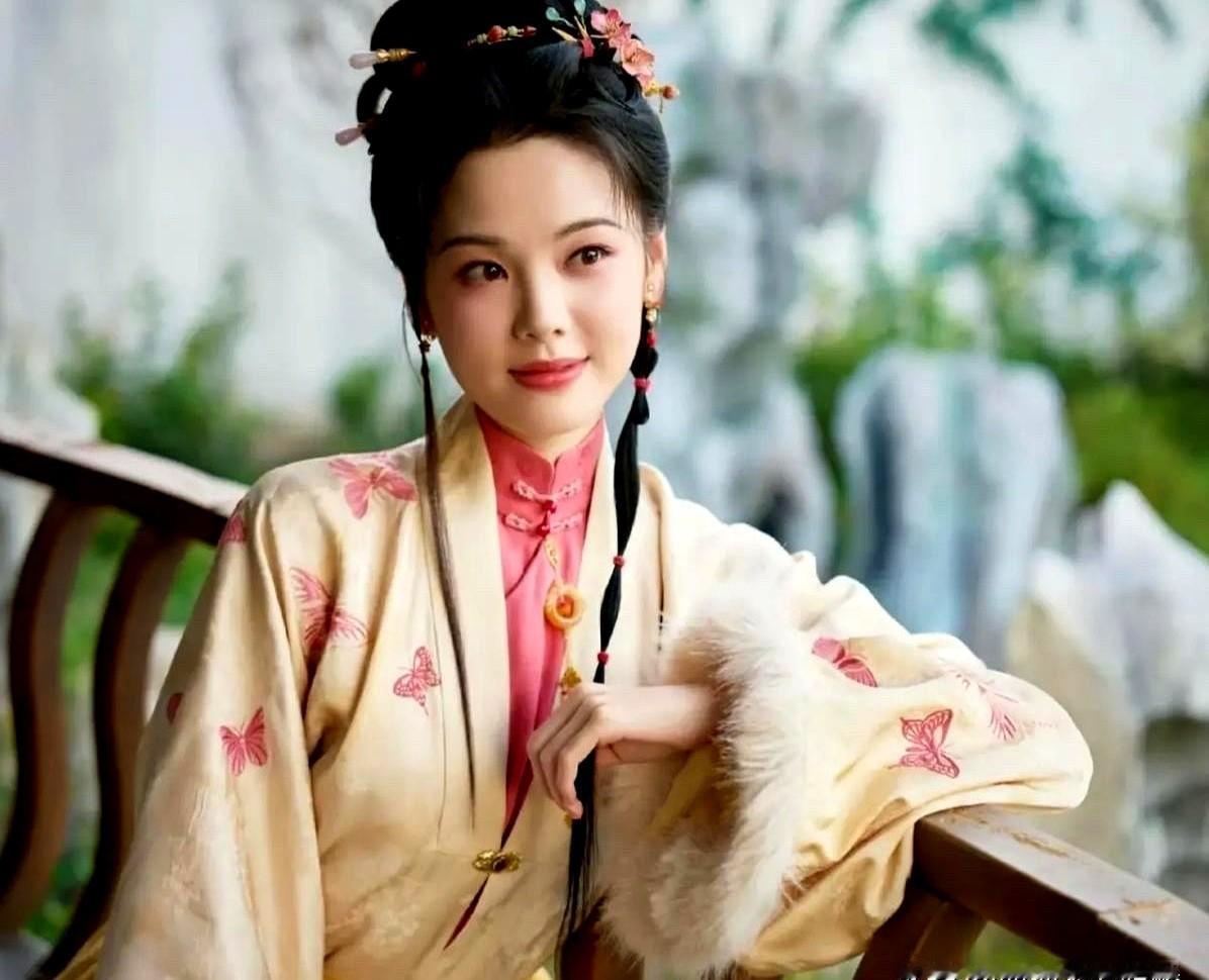 《兰香如故》三个女演员同台，非要排个颜值高低，这事挺外行的。马凡丁演的林绣茹