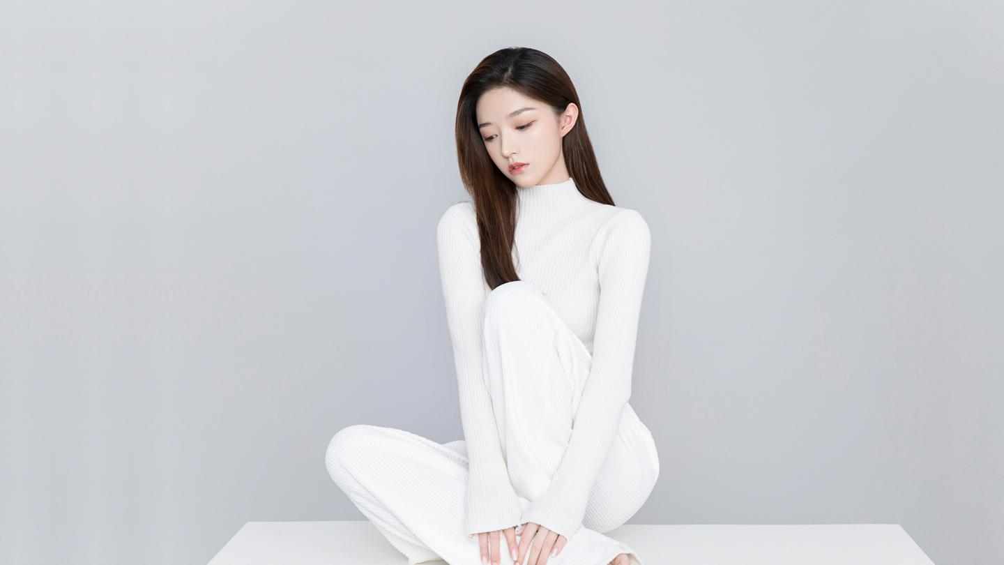 劳累一天的丈夫问妻子：晚上想吃什么？妻子说，中午吃了那么多，晚上还想吃啥？一天到