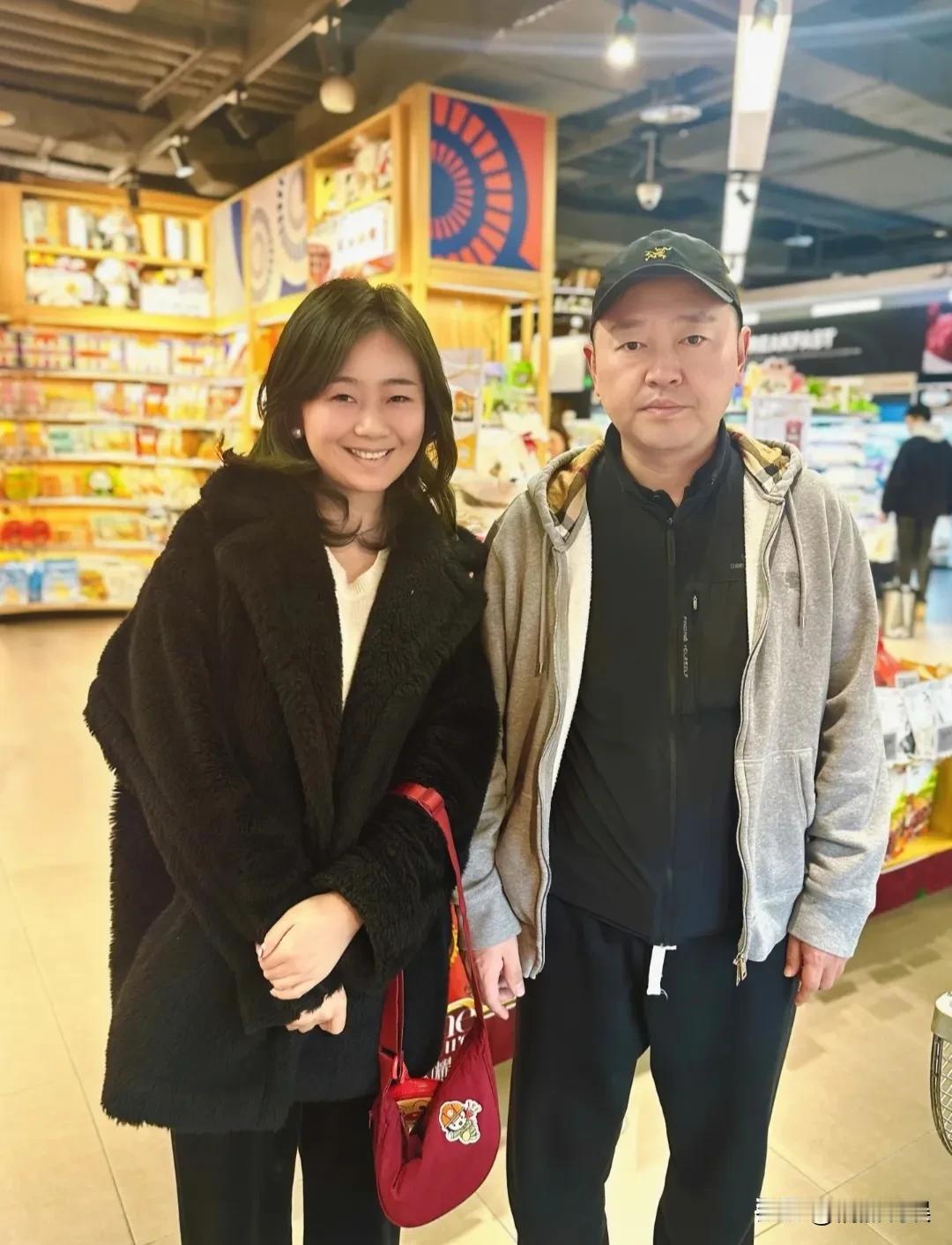 岁月真的是把杀猪刀啊，他真的变化太大了！世界冠军、乒乓球大满贯得主孔令辉，现身