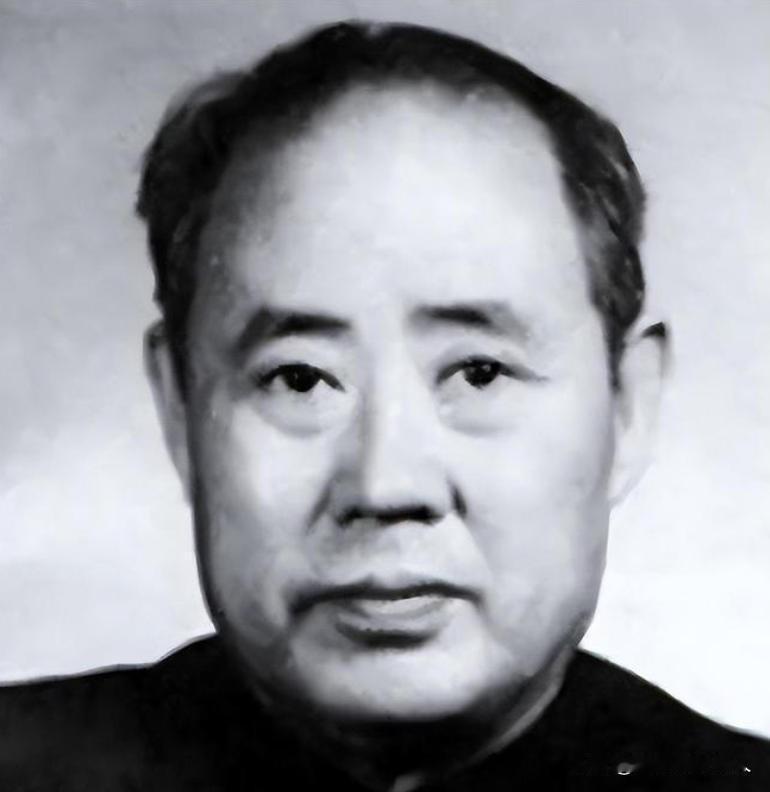 傅作义原本拟授上将，毛主席没点头，最终周总理亲自找傅说明原因。1955年，新中国