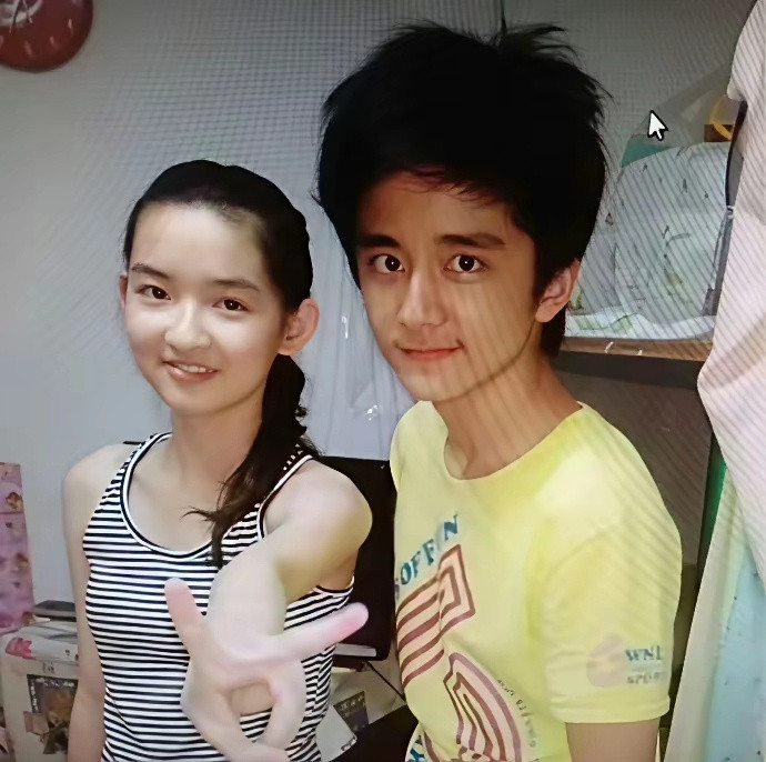 看前一张，再看他俩亲嘴就想笑。张新成和王玉雯会不会尴尬。