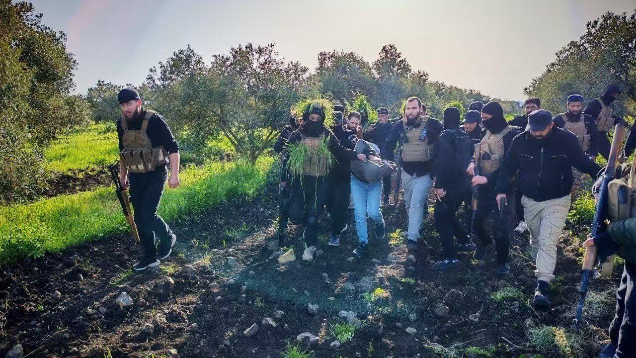 黎巴嫩真主党火箭炮刚秘密进入以色列军队侧面，准备火箭炮覆盖急袭！却想不到，叙利亚