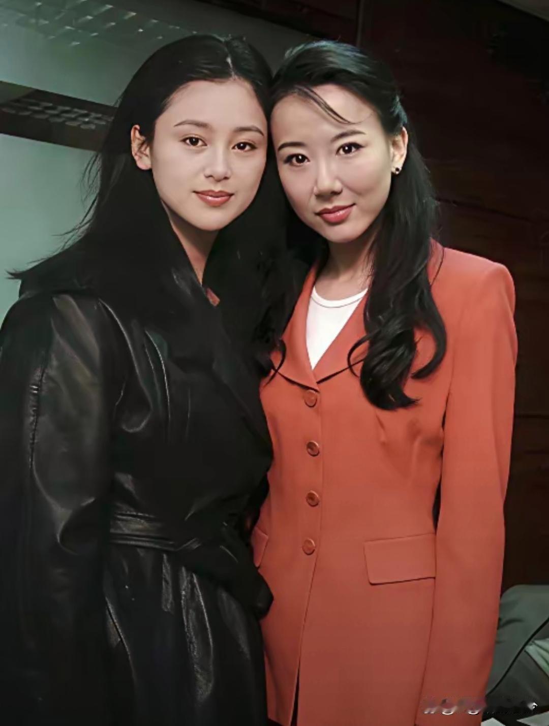 萧嫱和陈红确实都有各自的美，但在我心里，陈红更胜一筹。陈红的美是那种大气端庄的美