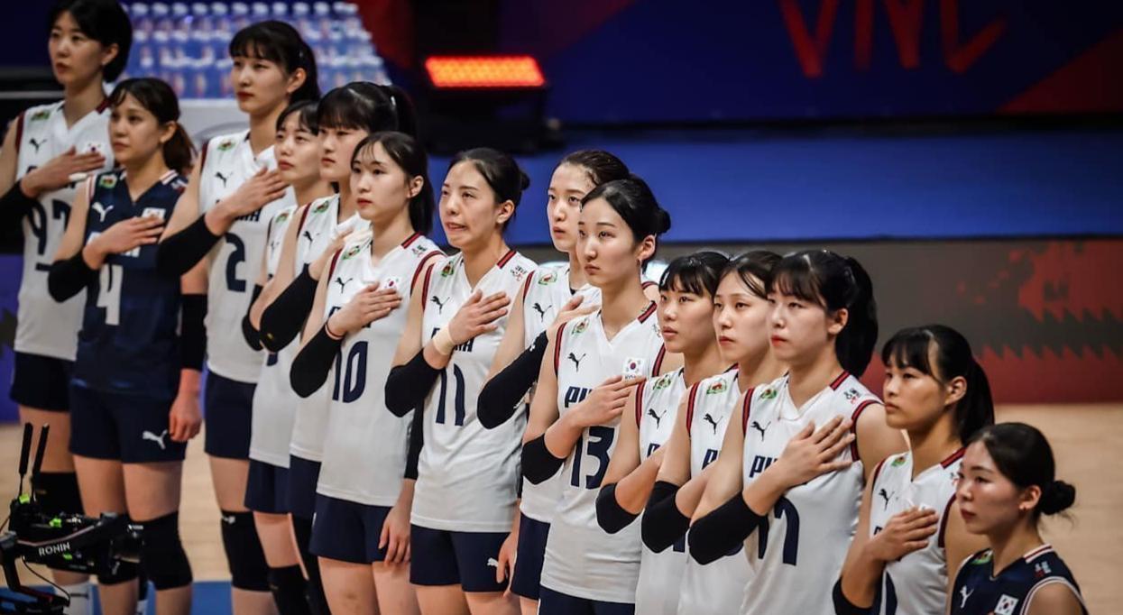随着泰国2-3输给加拿大，拿到宝贵的1分，韩国女排降级。韩国女排目前世界排名第