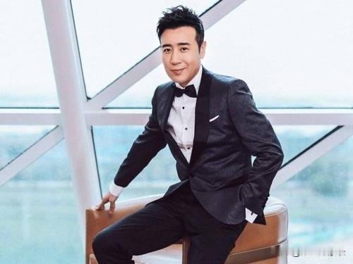 真来了！杨亚洲新剧《春寒》正式官宣！上一部横扫各大奖项，剧组全员手握奖杯，口碑