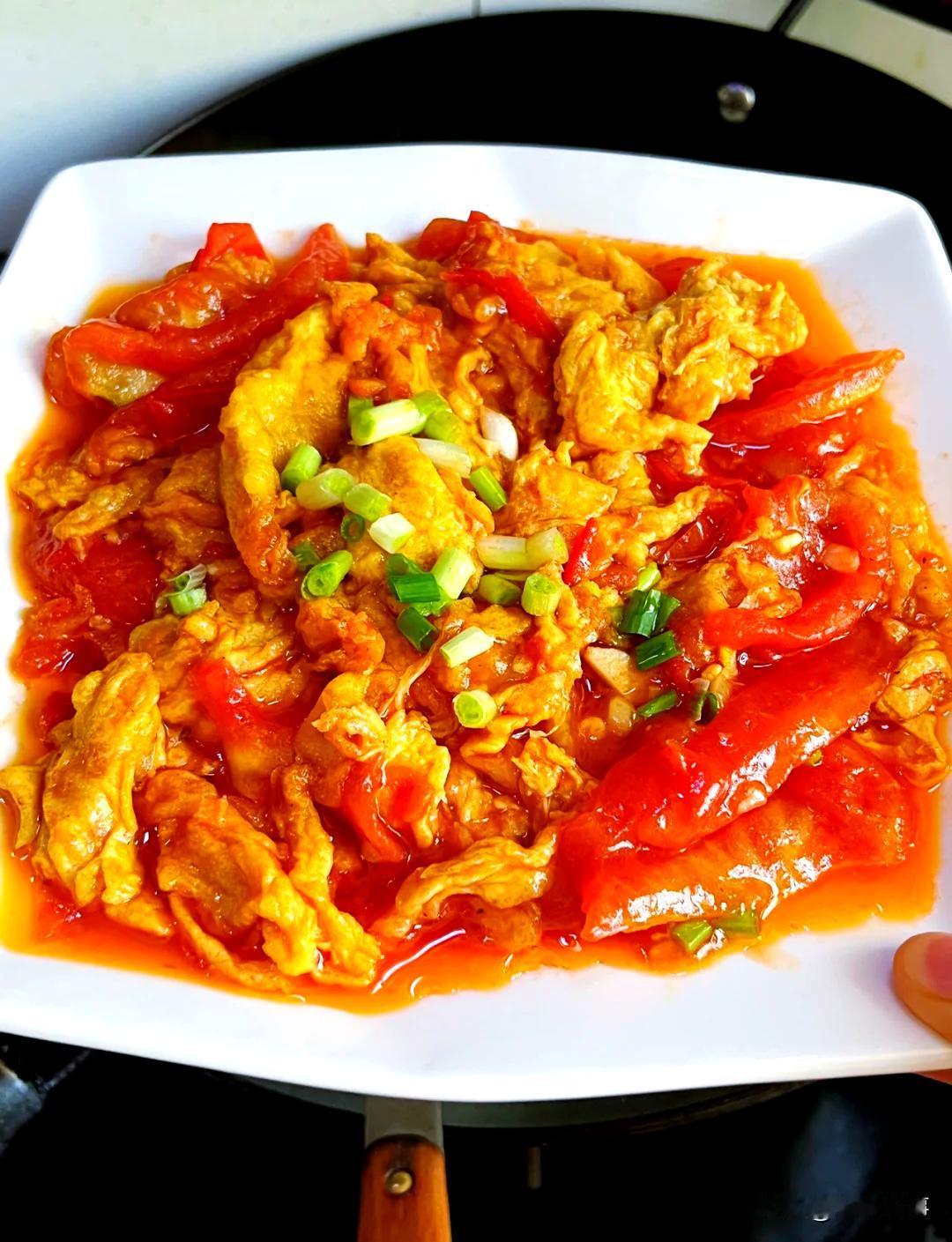 如今，鸡蛋似乎快要“配不上”番茄了。近日，西红柿价格持续上涨，不少消费者发现，现