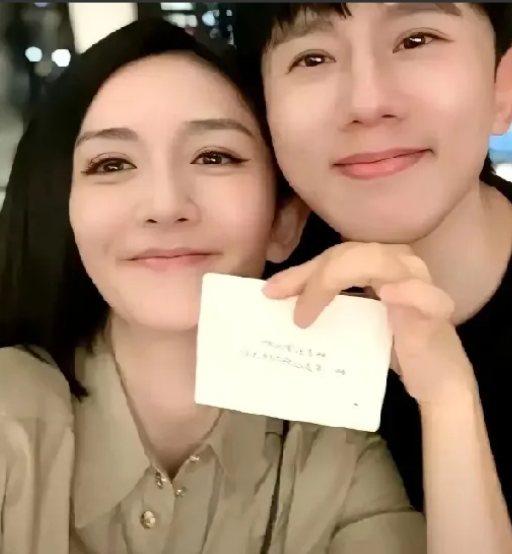 一觉醒来，张杰的天塌了！张杰的老婆谢娜，如果不再是张杰的老婆了，是不是意味