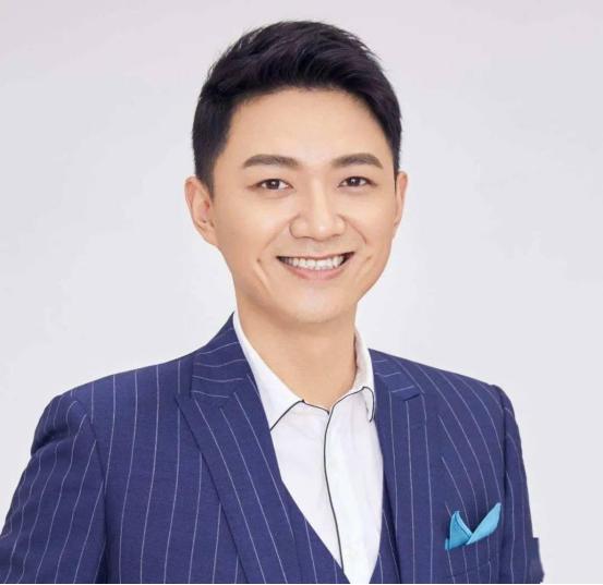 前山东台主持人李鑫远赴爱尔兰，再次把传统电视媒体的生存困境摆到了台面上！当年和他