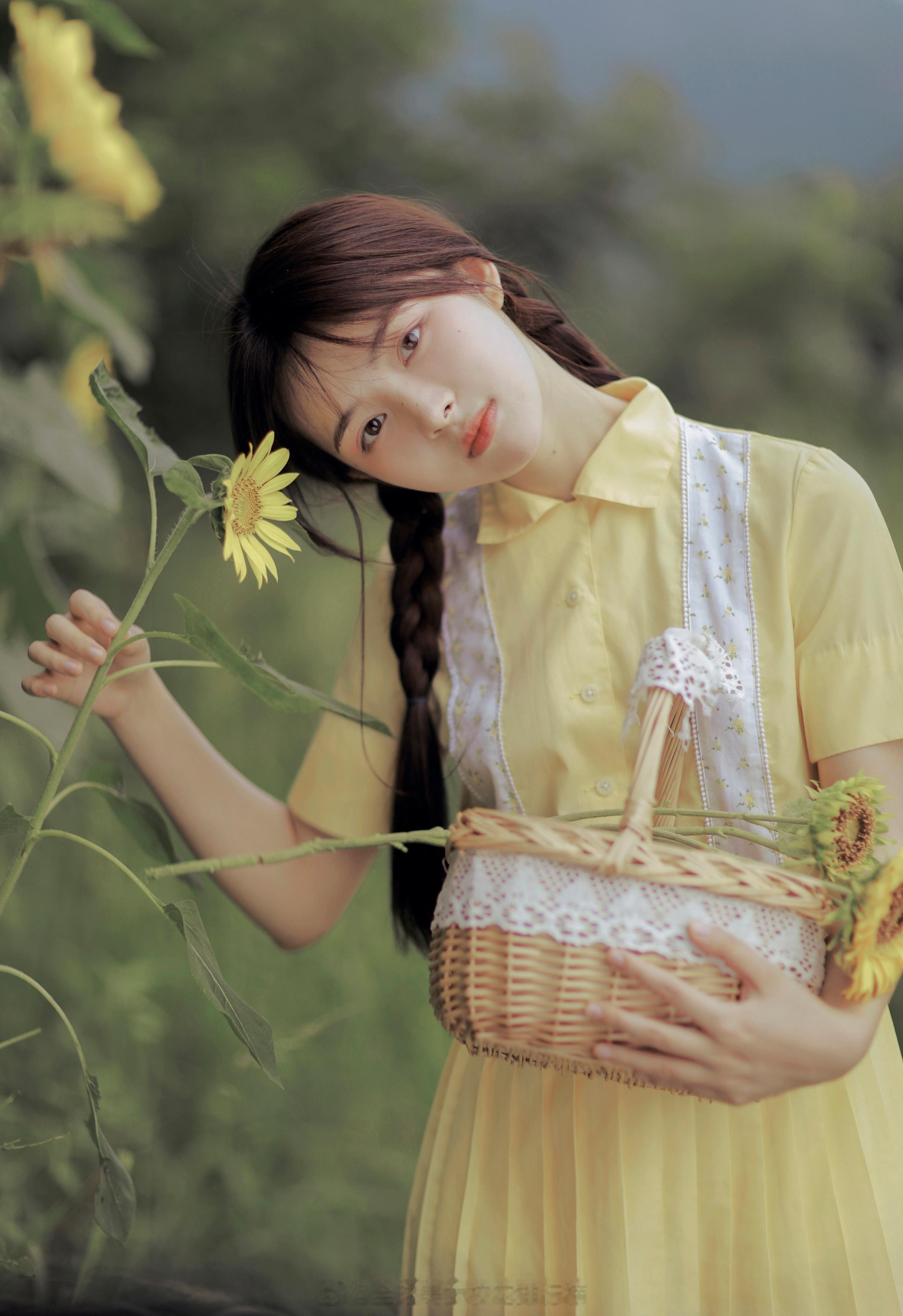 美女校花廖慧佳，北京服装学院，98年，白羊座，身高166cm，体重45kg，来自