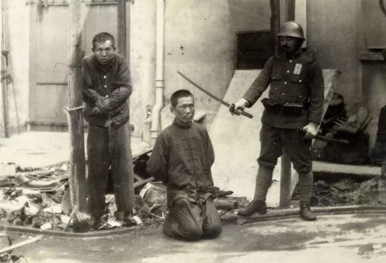 这是1937年日军屠杀抗战老百姓的真实照片，这些照片是从日军私人相册里搜出来的。