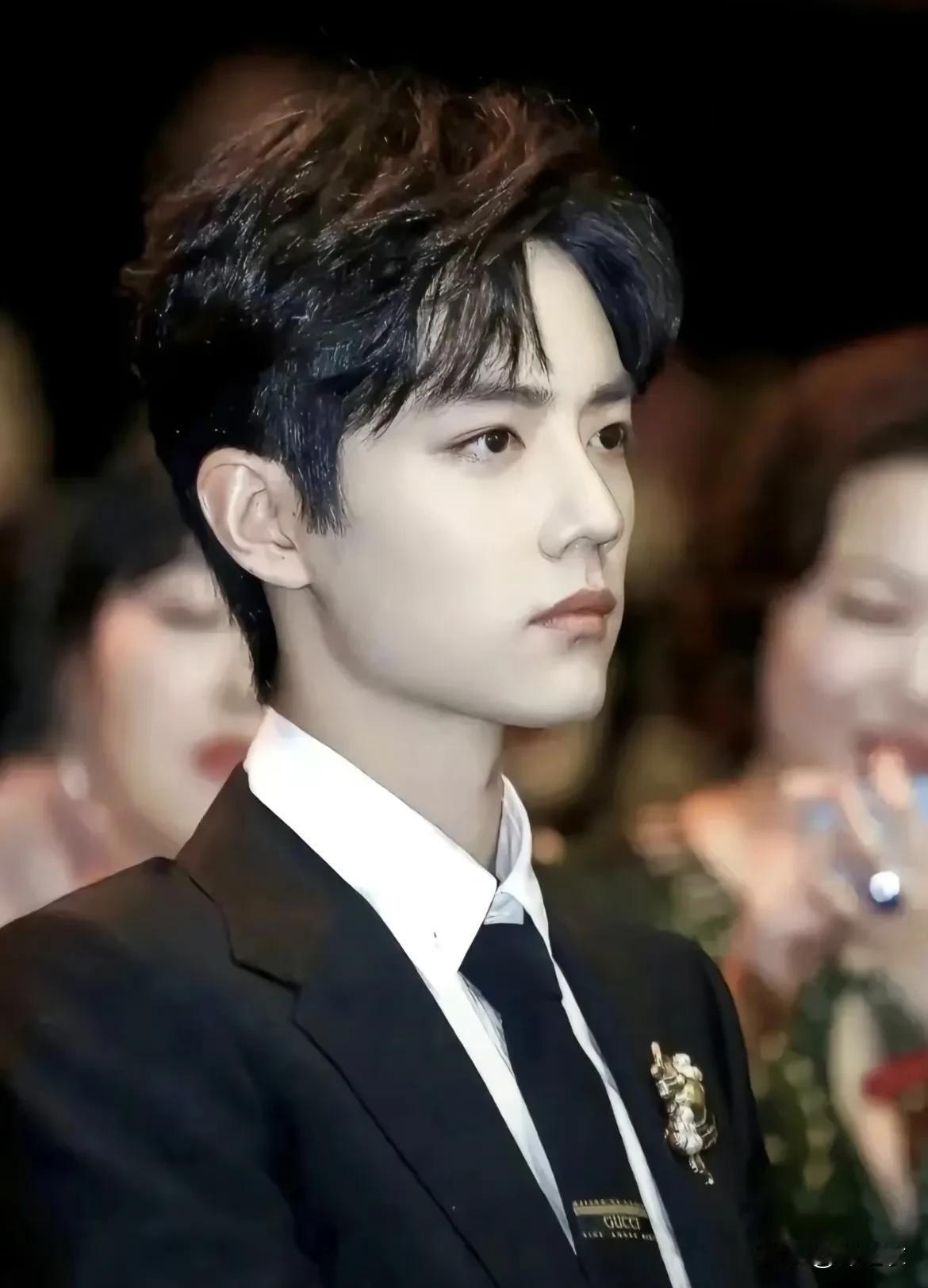 虽然我是因为角色喜欢肖战的，但是了解他后，才发现角色魅力不及他本人魅力万分之一。