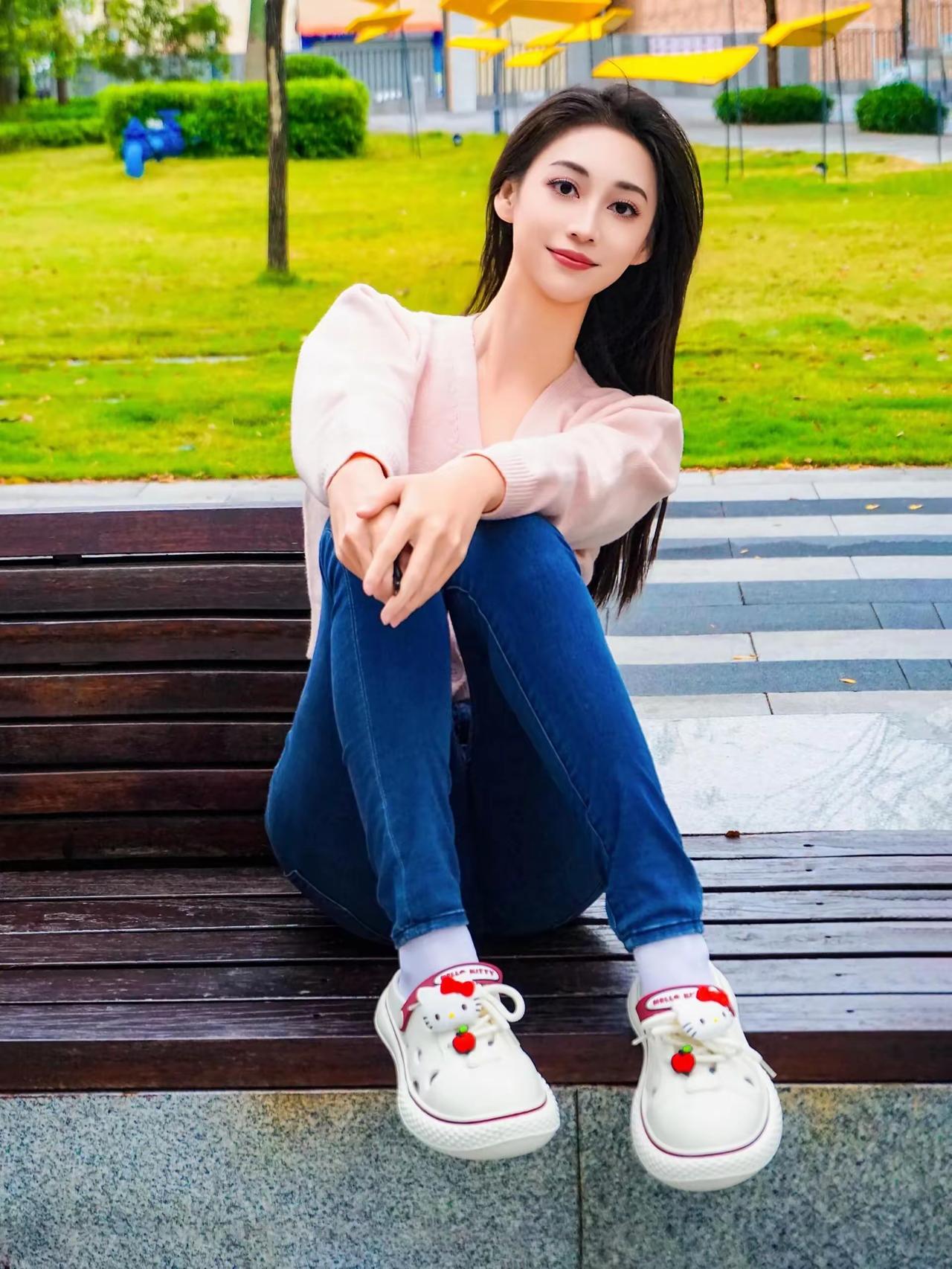 当年的你，意气风发，什么都听不进去，正如现在的你，沉默寡言，什么都说不出口。愿你