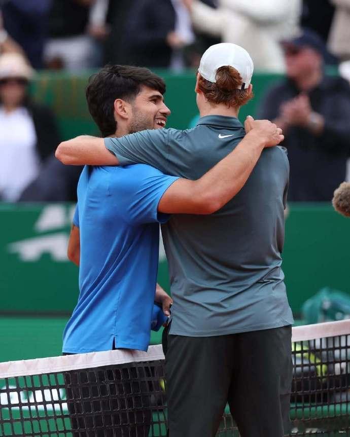 辛纳首夺蒙特卡洛冠军并重回世界第一第十七次“辛卡决”，辛纳以7-6/6-3击败