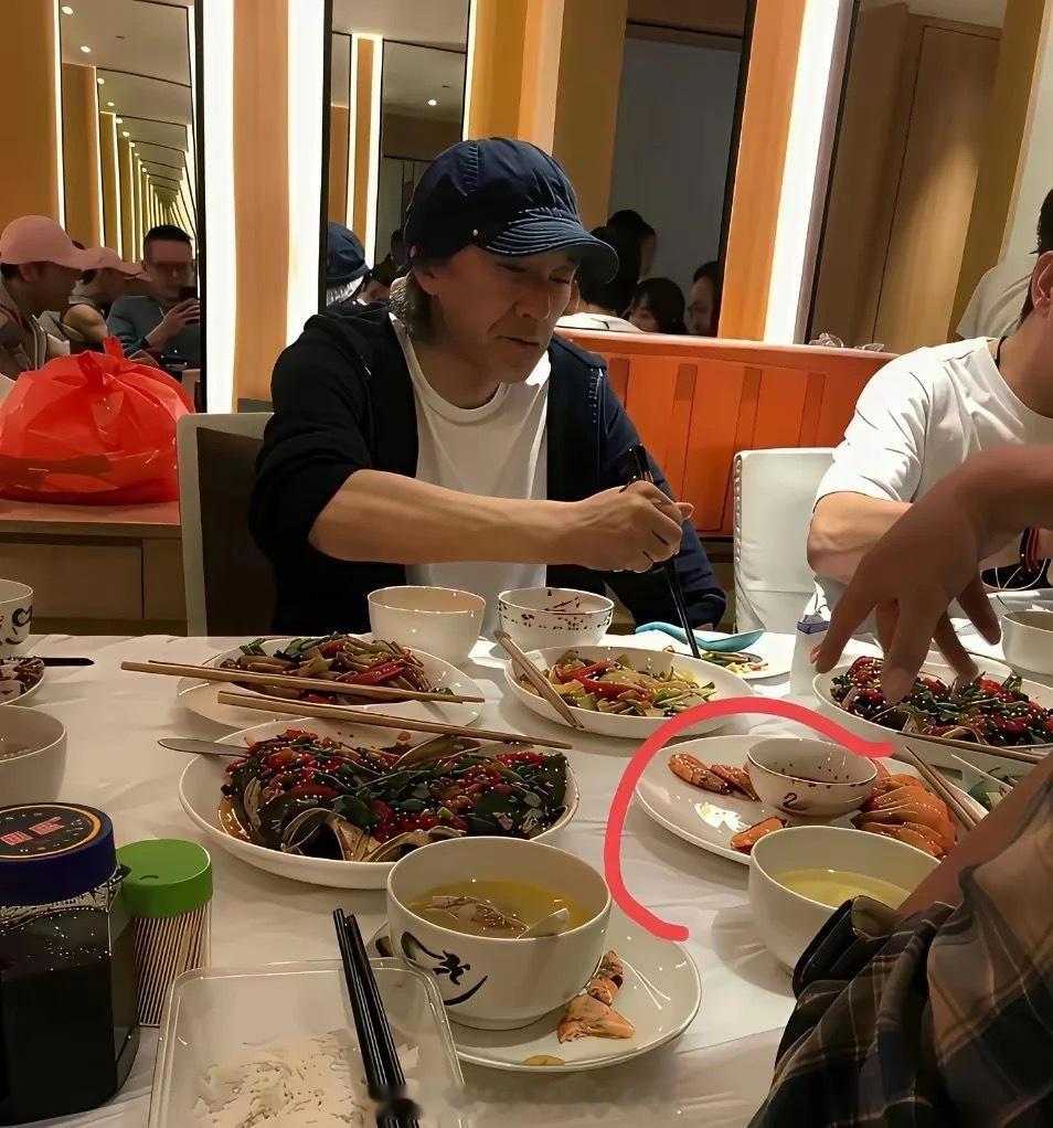 周星驰这种级别的人物竟然才吃这种虾