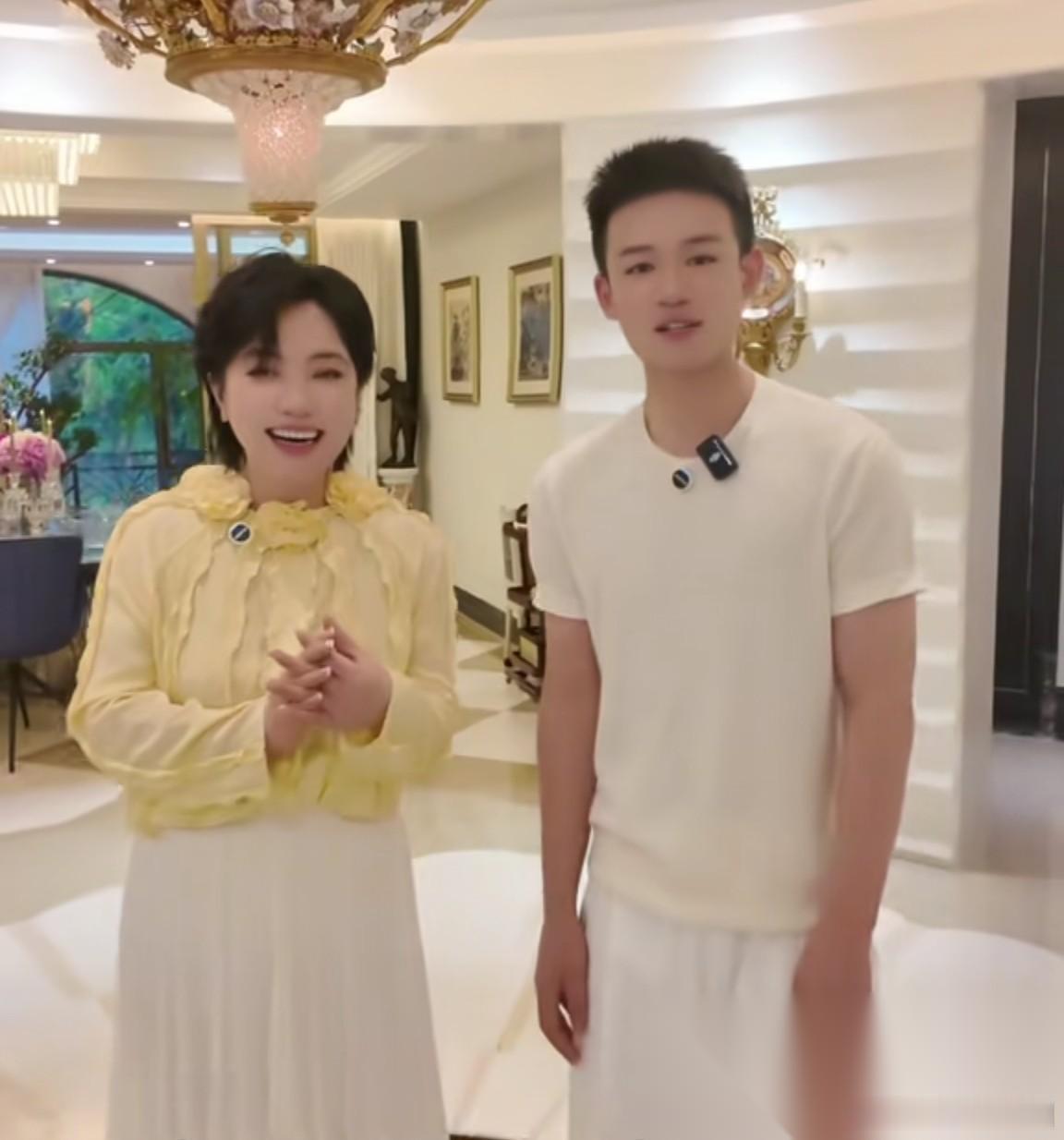 孟贺来了一次“坦白局”，原来张兰是这样主动联系他的！孟贺去崔天意家里玩，两个人