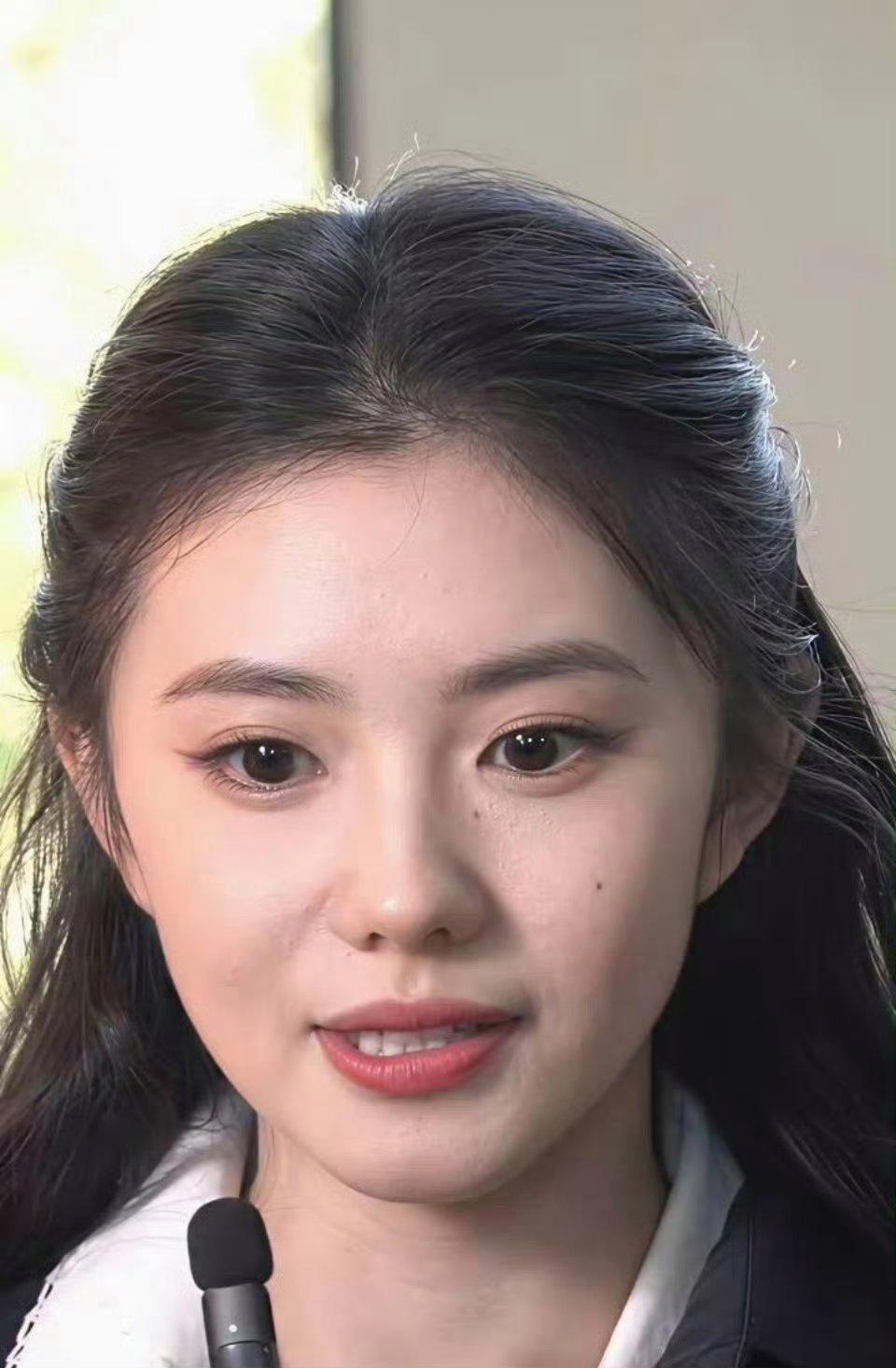 刘浩存根本不怕高清怼脸拍啊，这脸太精致了！