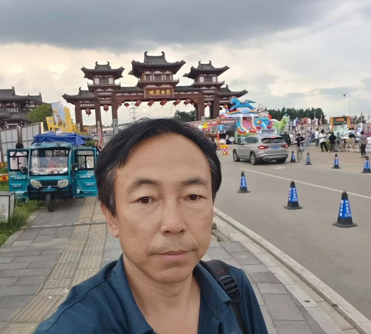 没有想到广州日丰在广州汽封配城上班，换轮胎等等的老弟，收入也有一万多，最不好的时