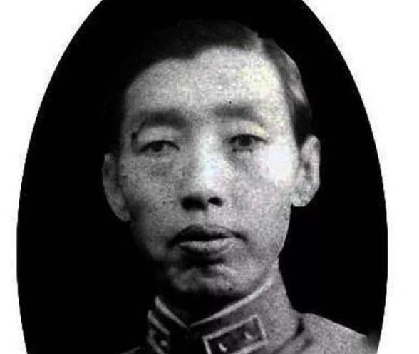 三次背叛冯玉祥，两次投靠日本人，还火烧少林寺，石友三最终被活埋于黄河岸边。民