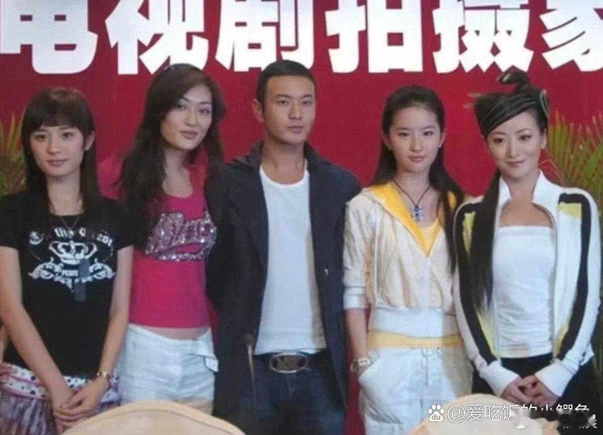 无PS年代的颜值杀！杨幂与刘亦菲身着运动服也难掩惊艳，天然美貌格外突出，气质自带