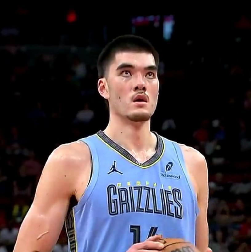 8场比赛打完！！扎克伊迪新赛季目前有3场比赛拿到两双！！！对阵国王：上场30分