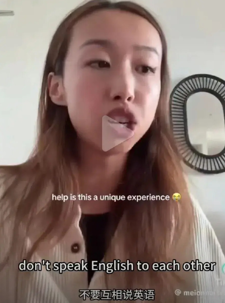 近日，一位女华裔分享的“回国注意事项”引发热议。她提醒大家回国后不要说英语，理由