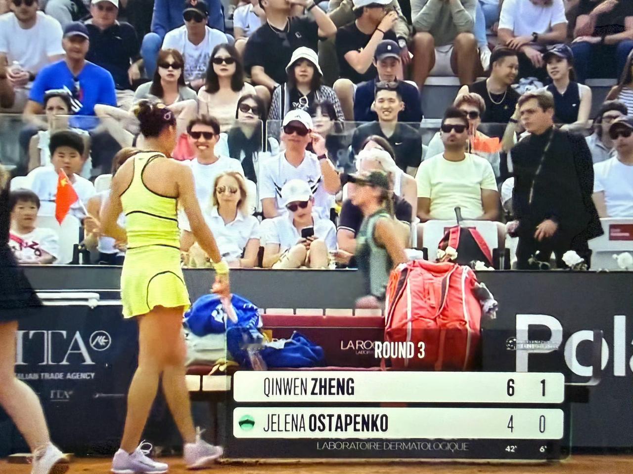 WTA1000罗马站第三轮，钦文2-4落后奥胖的情况下连下四局，首盘6-4拿下。