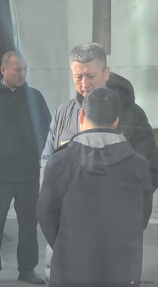 探讨一下，如果男篮客场再输韩国，郭士强的主帅位置会不会不保？我认为暂时不会，但是