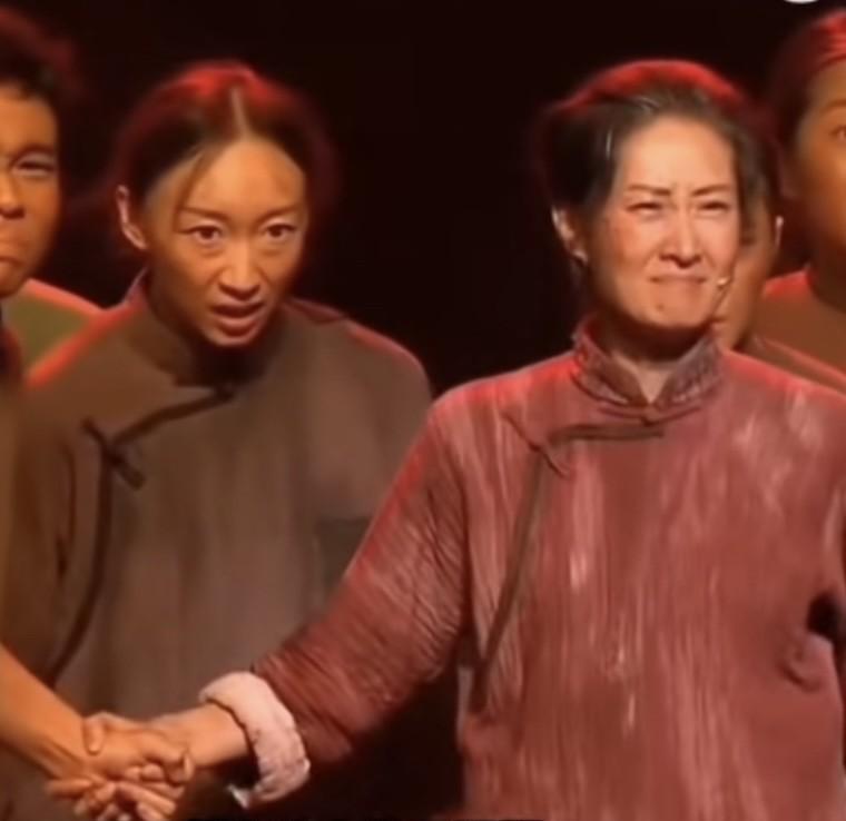 不依附男人后她活成了女人的榜样[赞]大家都知道，刘敏涛有一段失败的婚姻，跟