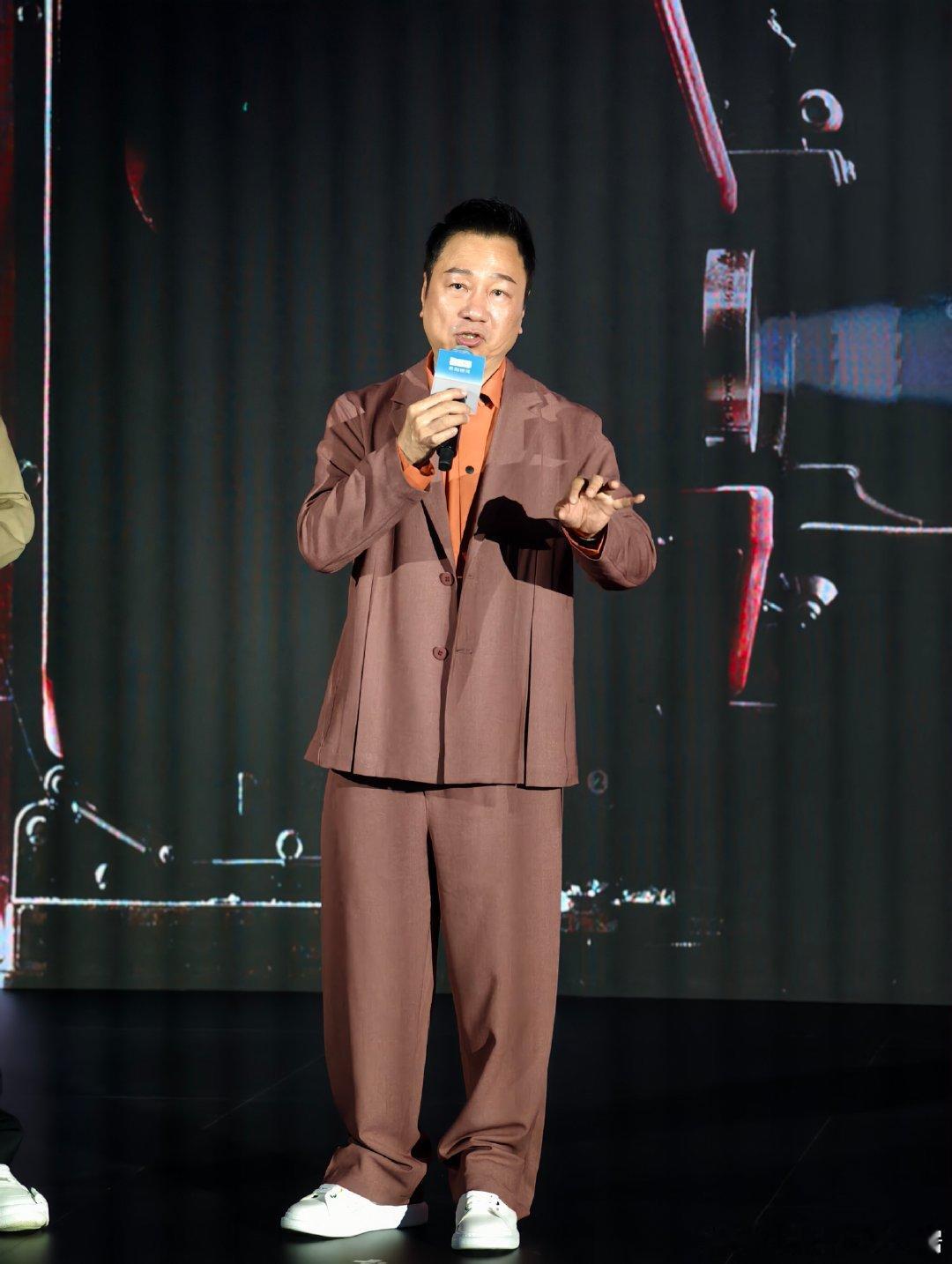 你跟我说，已经61岁了？[？？？]倨能聊TVB​​​