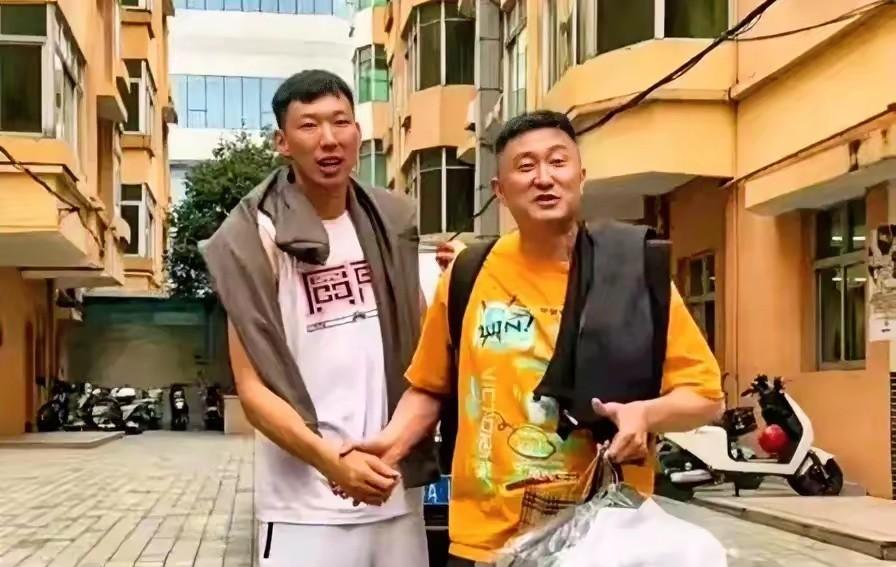周琦揭秘杜锋执教魔力：心理学硕士如何用'攻心术'征服CBA更衣室？