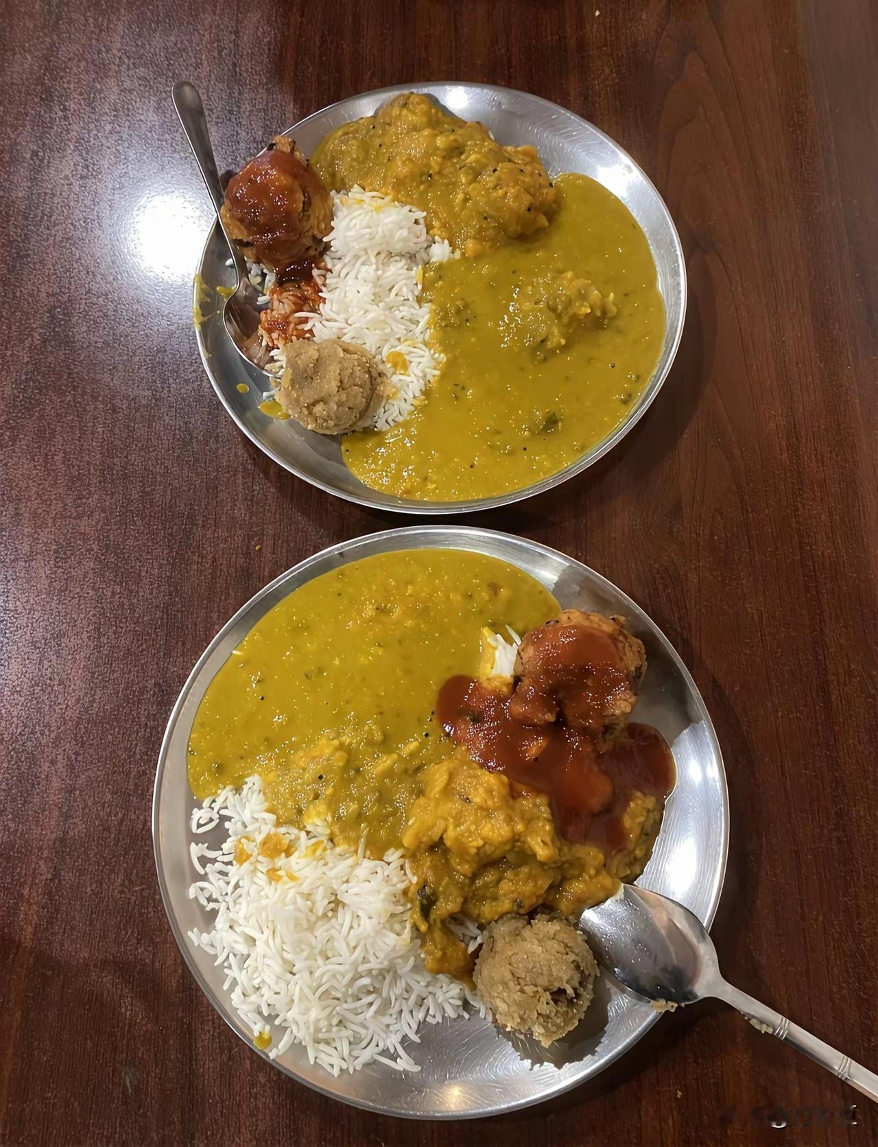 印度咖喱饭！中国的饮食文化叫色香味俱全，煎炒烹炸焖溜熬炖各种做法，可能是吃习惯