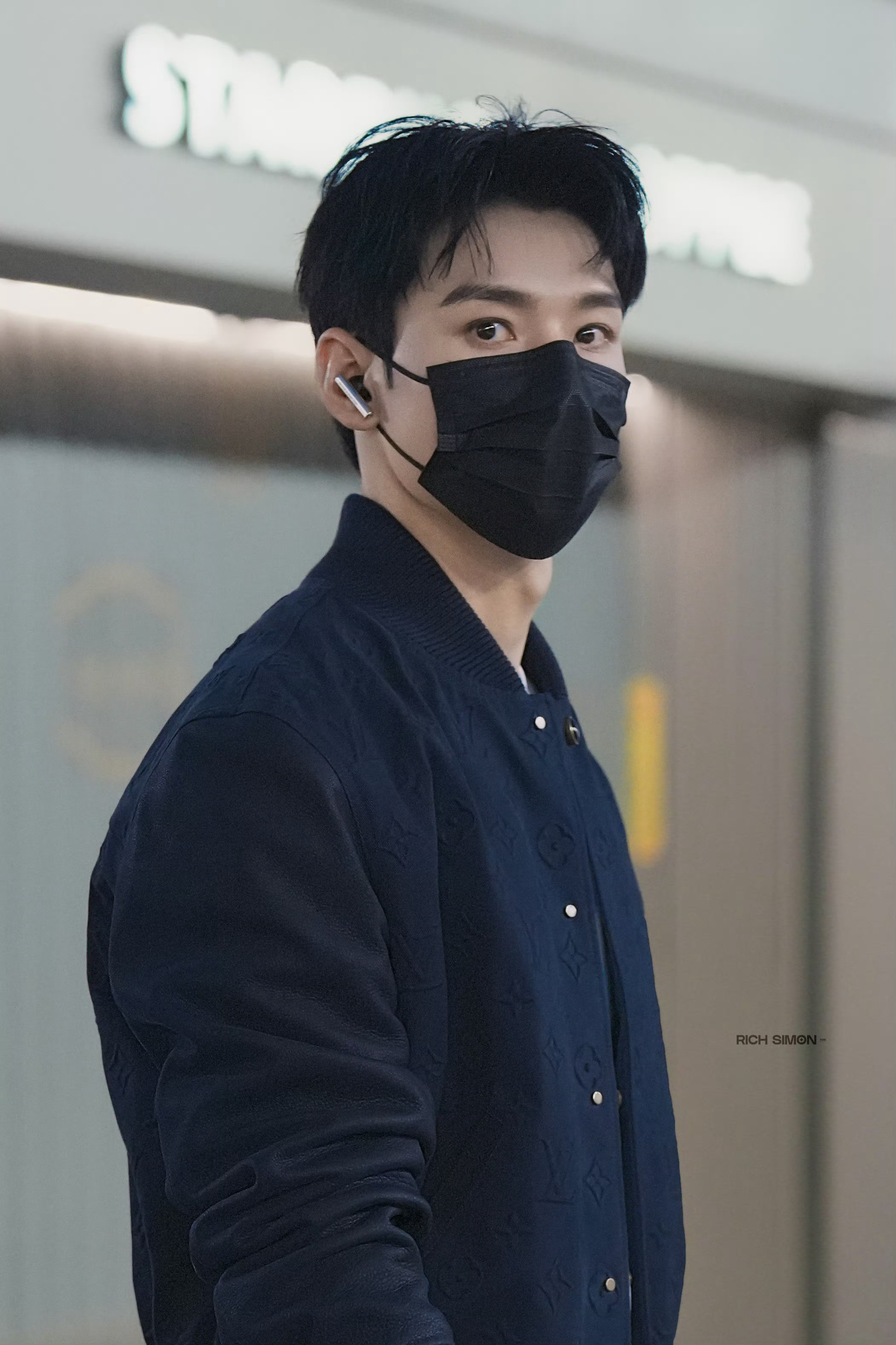 龚俊×巴黎时装周Messika亚太区代言人启程巴黎，再度受邀品牌珠宝大秀，