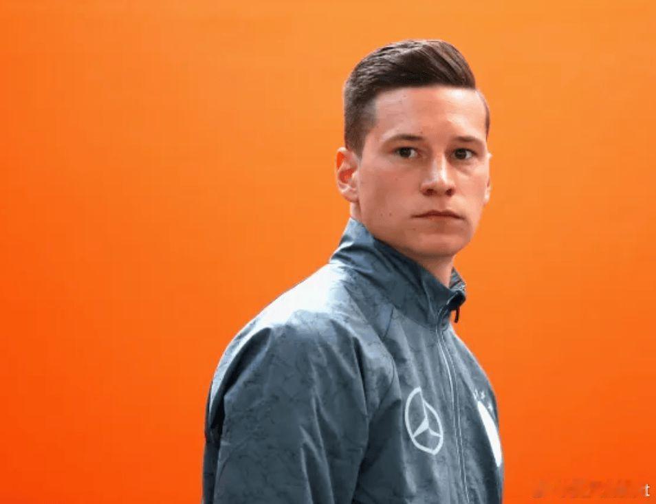 近日，德国球星德拉克斯勒在接受采访时承认，他很想知道，如果当初有机会时选择加盟阿