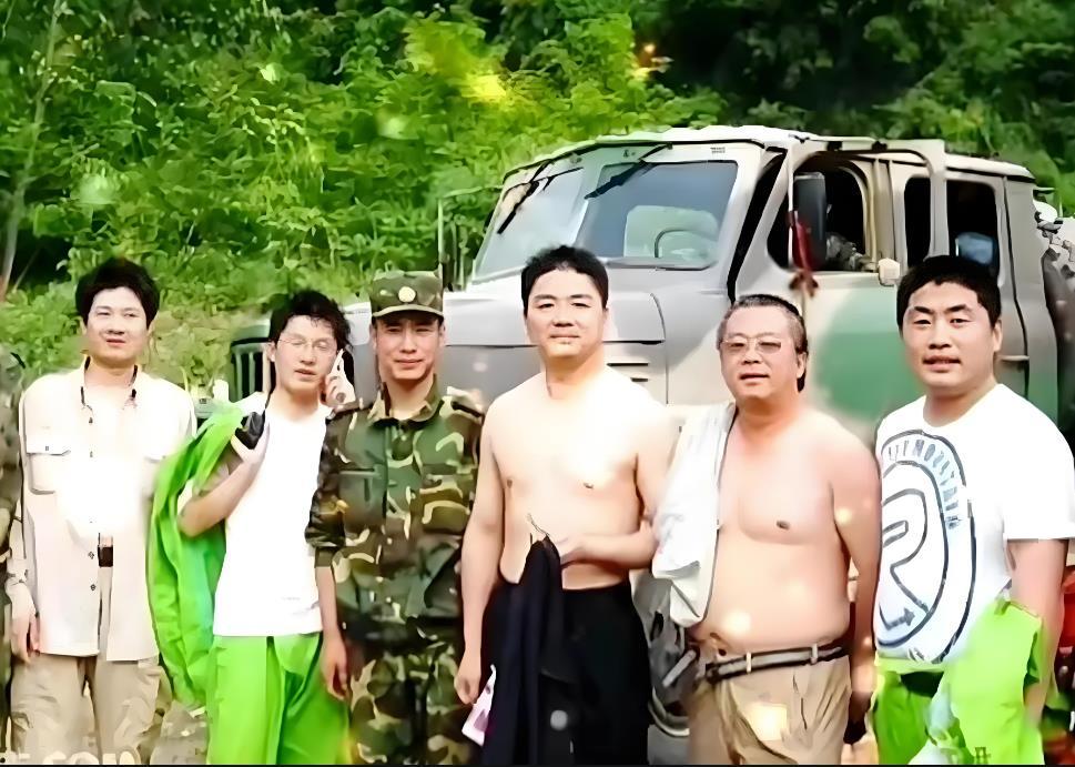 这，就是刘强东！2008年5月13日，汶川地震发生后第二天，刘强东在网上看到