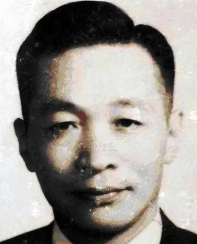 1938年，毛主席的贴身秘书沈之岳，给毛主席递了一支香烟，可毛主席却感觉不对劲，