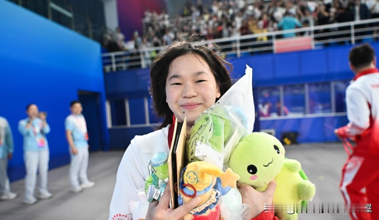 全红婵夺冠不意外！何威仪，说她每天疼得不得了，我也不奇怪！但有一件事，我始终想