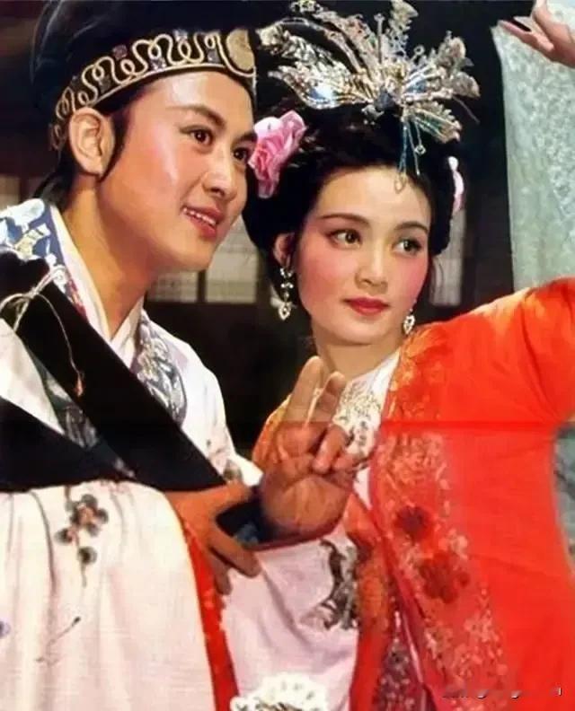 杜十娘就是作。试探人性永远没有好结果。嫁人从良就应该夫妻同心。成