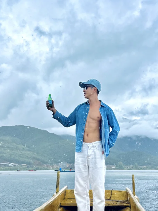 泸沽湖划船攻略～终极体验：一日看尽“风晴雨”