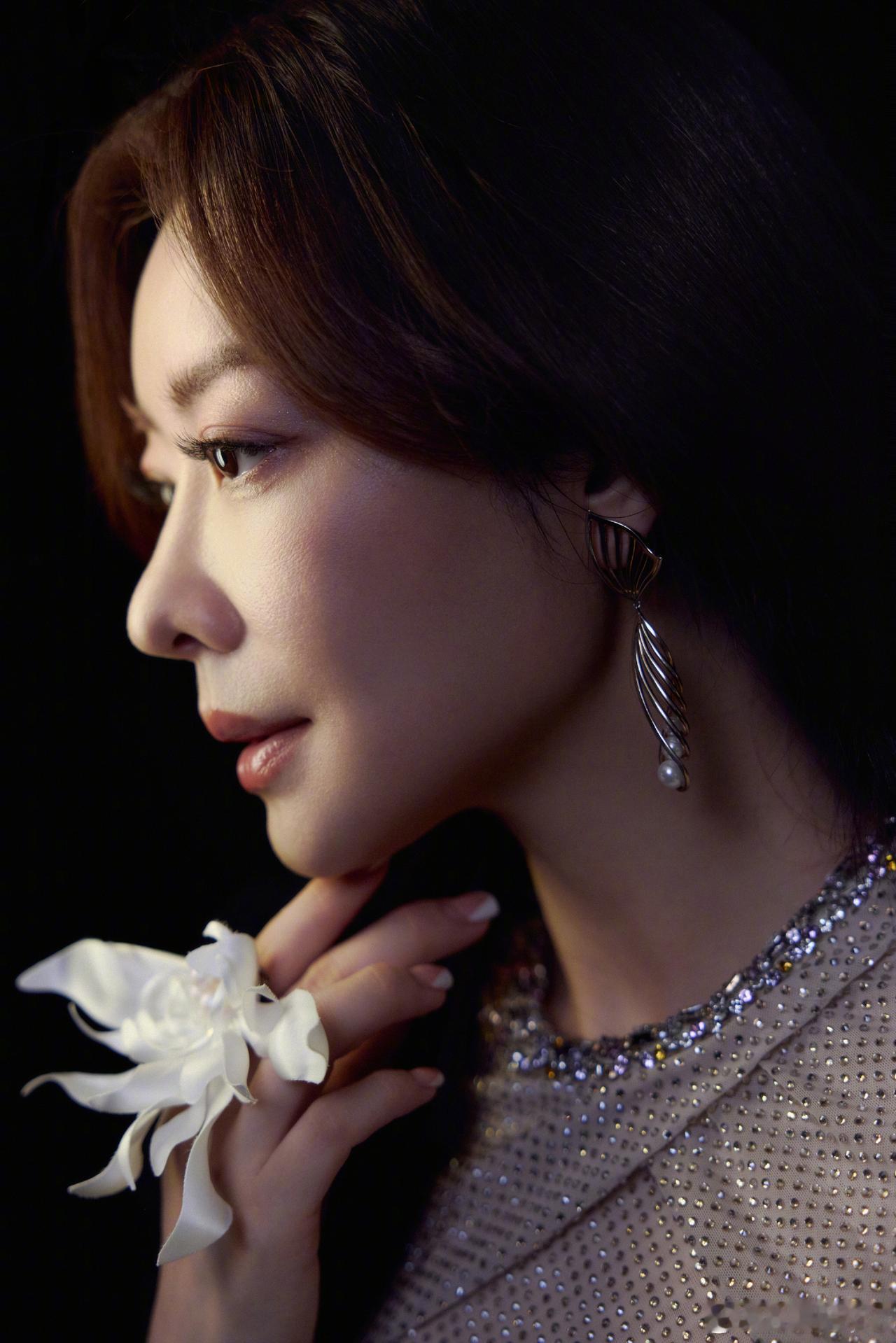 晒图笔记大赛成熟美人熊黛林穿搭写真