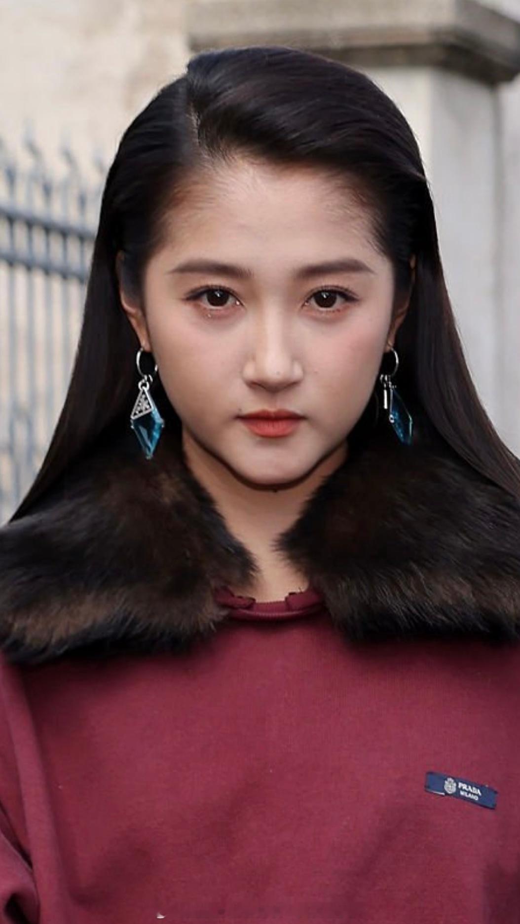 关晓彤，热巴，娜扎，陈都灵，Jennie，Lisa，朴彩英，金智秀，张元英，白鹿