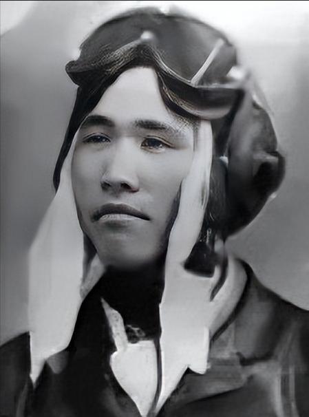 1958年，王自重驾驶米格15与敌人激战，就在他返航时，突然12架敌机围过来，谁