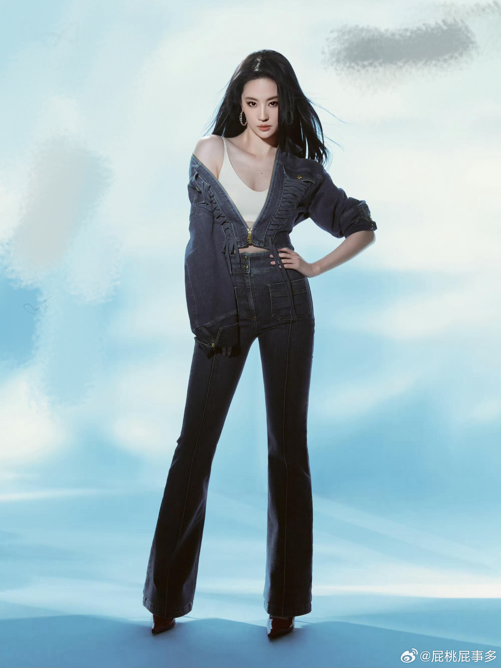 刘亦菲美神降临人生就是会反复被姐姐的美貌征服一次又一次！！骨相皮相双绝，发丝都好